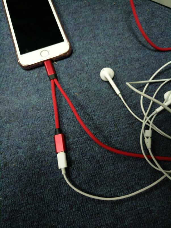 苹果耳机右边的不响了-第1张图片-王尘宇
