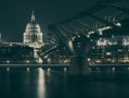 手机上的AI修图App，2026年我只留了这三个